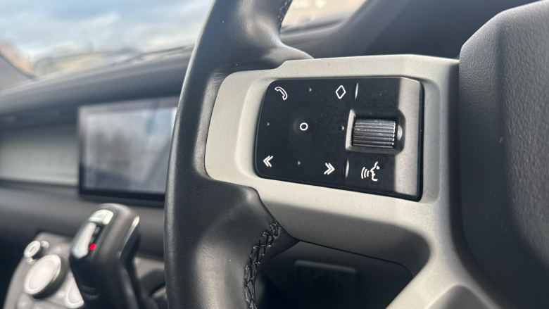 Land Rover Defender 3.0 D250 X-Dynamic SE 110 5dr Auto Diesel Estate